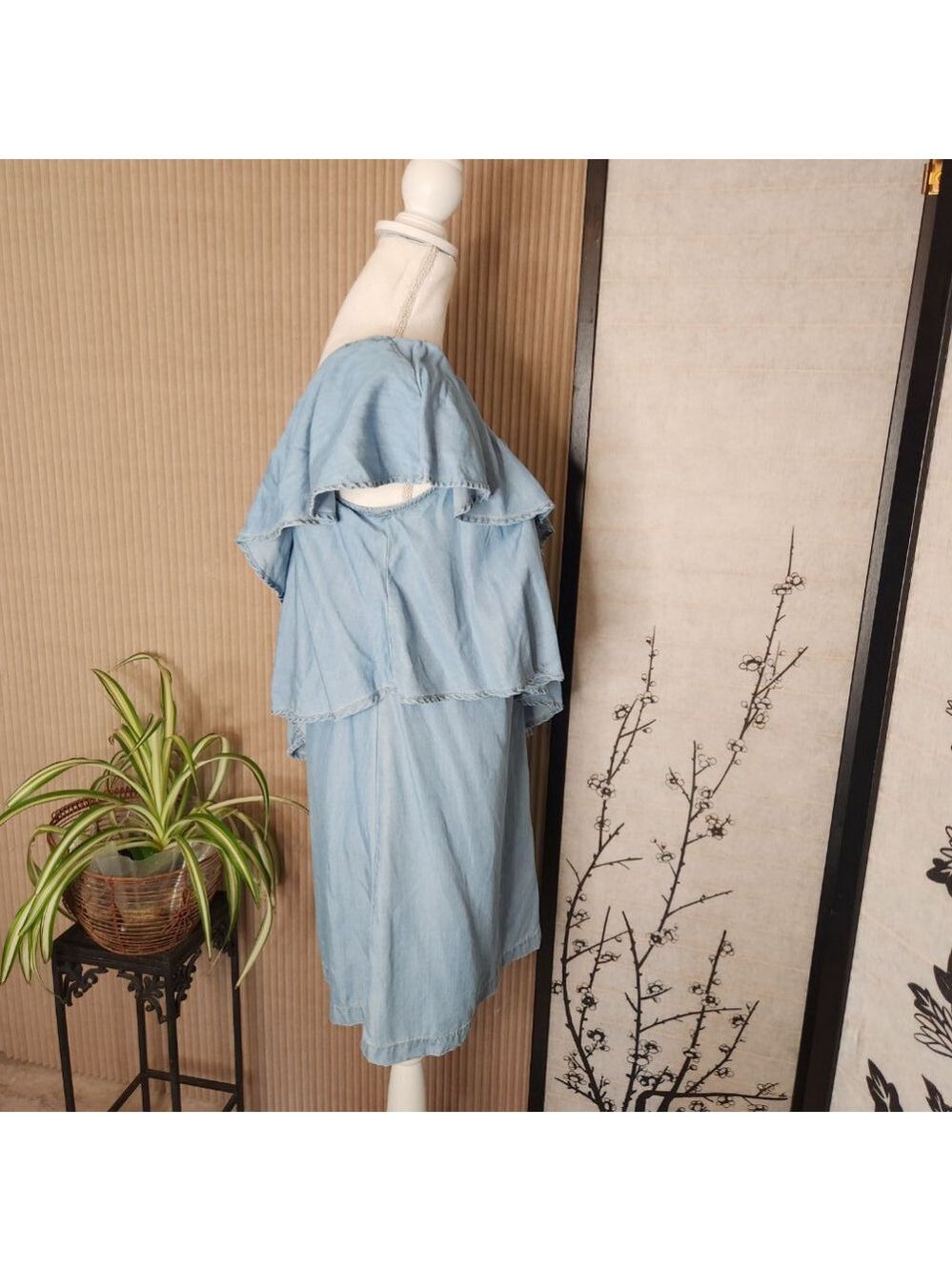 Women's Chelsea28 Blue Off Shoulder Ruffle Dress Size XS denim chambray layered - Picture 6 of 15